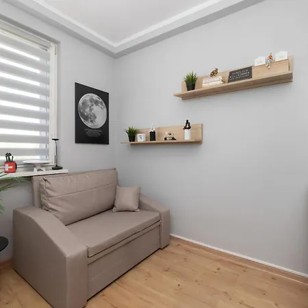 Lingua Center By Bookinghost Appartement *