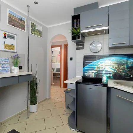 Lingua Center By Bookinghost Appartement Szczecin