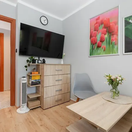 Lingua Center By Bookinghost Appartement
